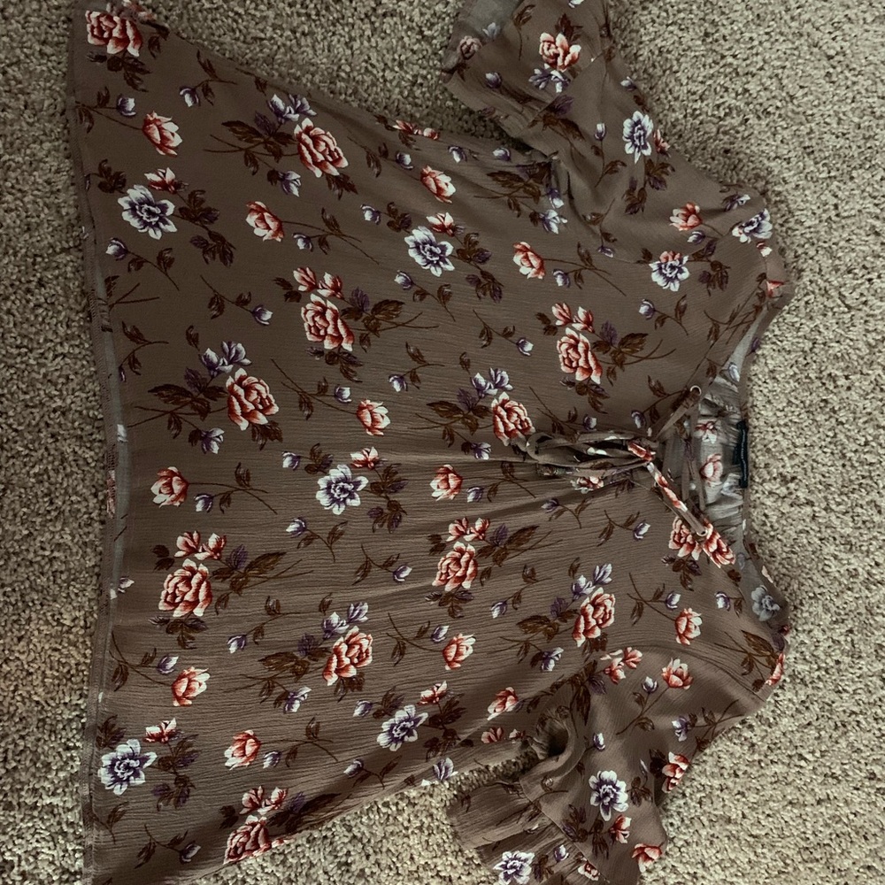 American eagle floral blouse